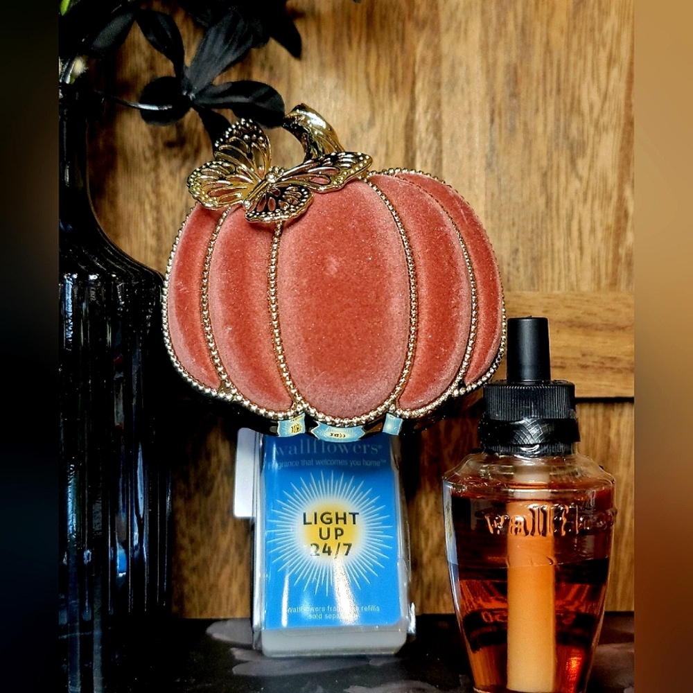 B&BW Butterfly Flocked Pumpkin Wallflower Plug & Refill
